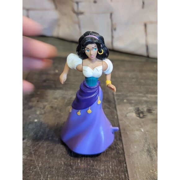 Burger King Hunchback of Notre Dame Esmeralda Disney toy figure - Picture 1 of 5